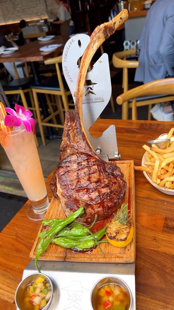 Savor the succulent perfection of our TOMAHAWK RIBEYE 🔥
